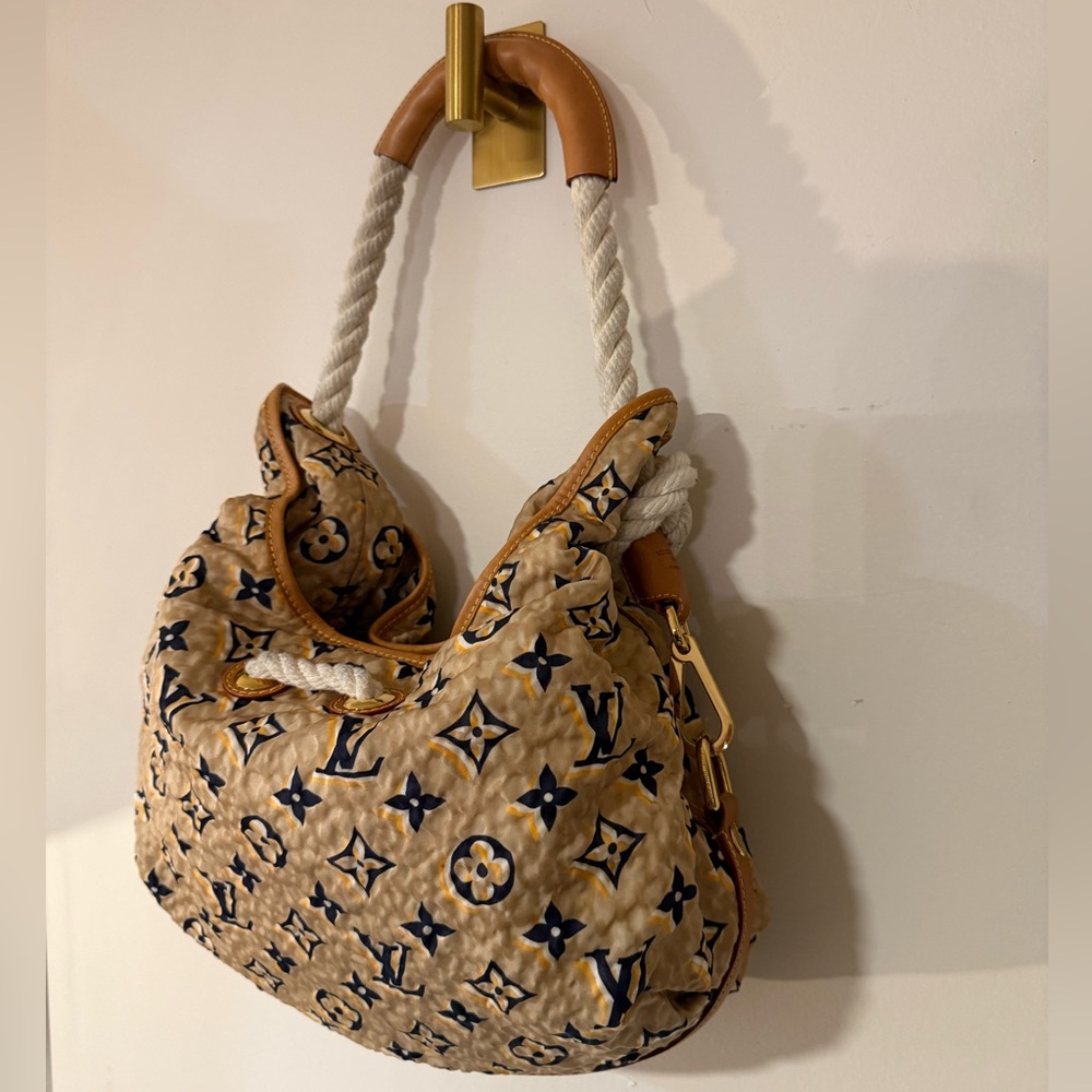 LOUIS VUITTON Limited Edition Sandy Monogram Bag 🔥 - Picture 10 of 10